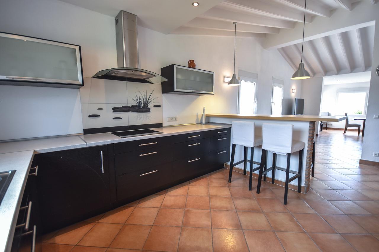 In The Second Line, Modern Beachfront In Costabella, Vakantiehuis Marbella