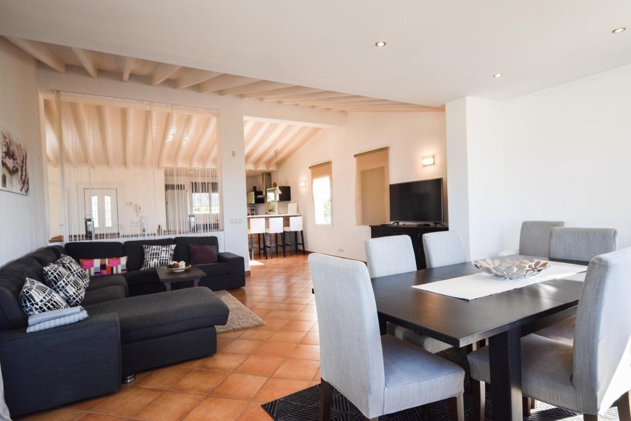 Vakantiehuis In The Second Line, Modern Beachfront In Costabella, *