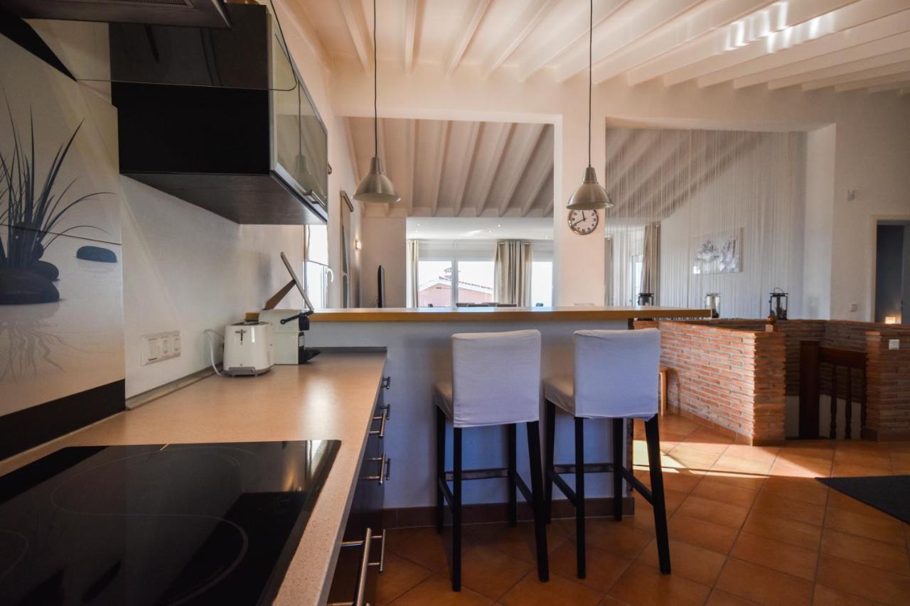 In The Second Line, Modern Beachfront In Costabella, Vakantiehuis *