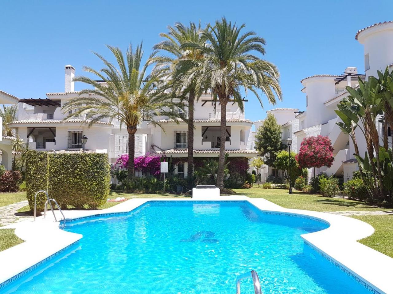 Naranjos Close To Puerto Banus Apartamento