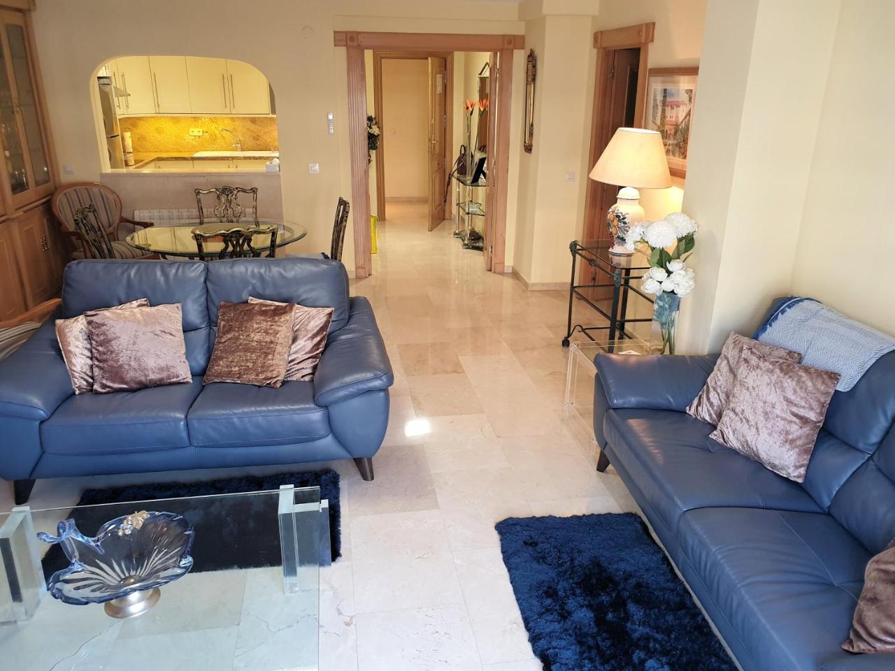 Spacious 3 Bedroom 2nd Line Center *
