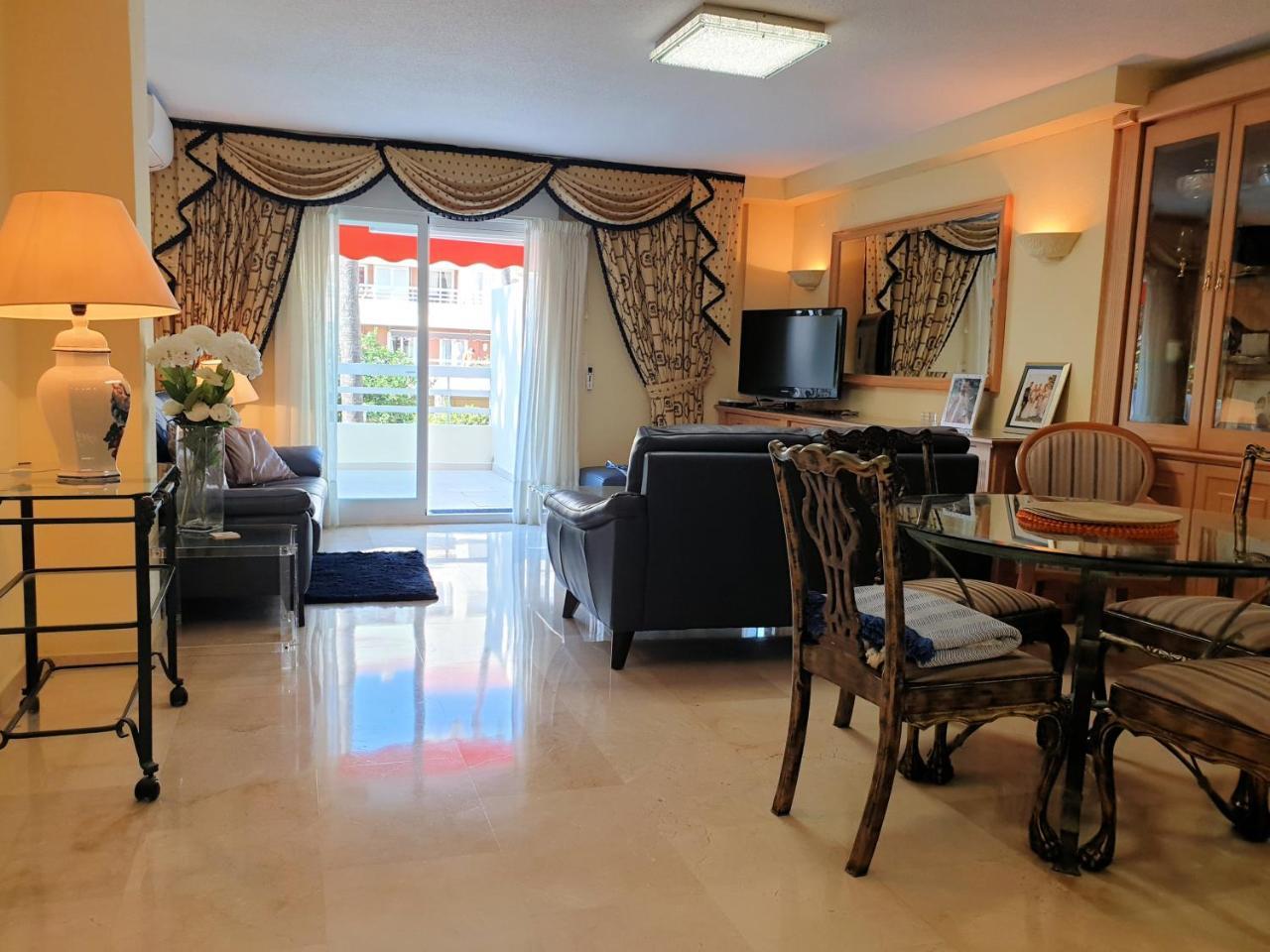 Spacious 3 Bedroom 2nd Line Center