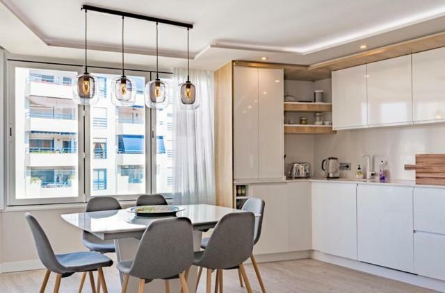 Bonito En Primera Linea Playa Apartamento Marbella