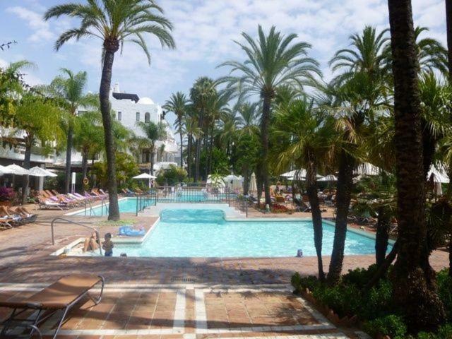 Apartamento Urb. La Alcazaba, Puerto Banus / *
