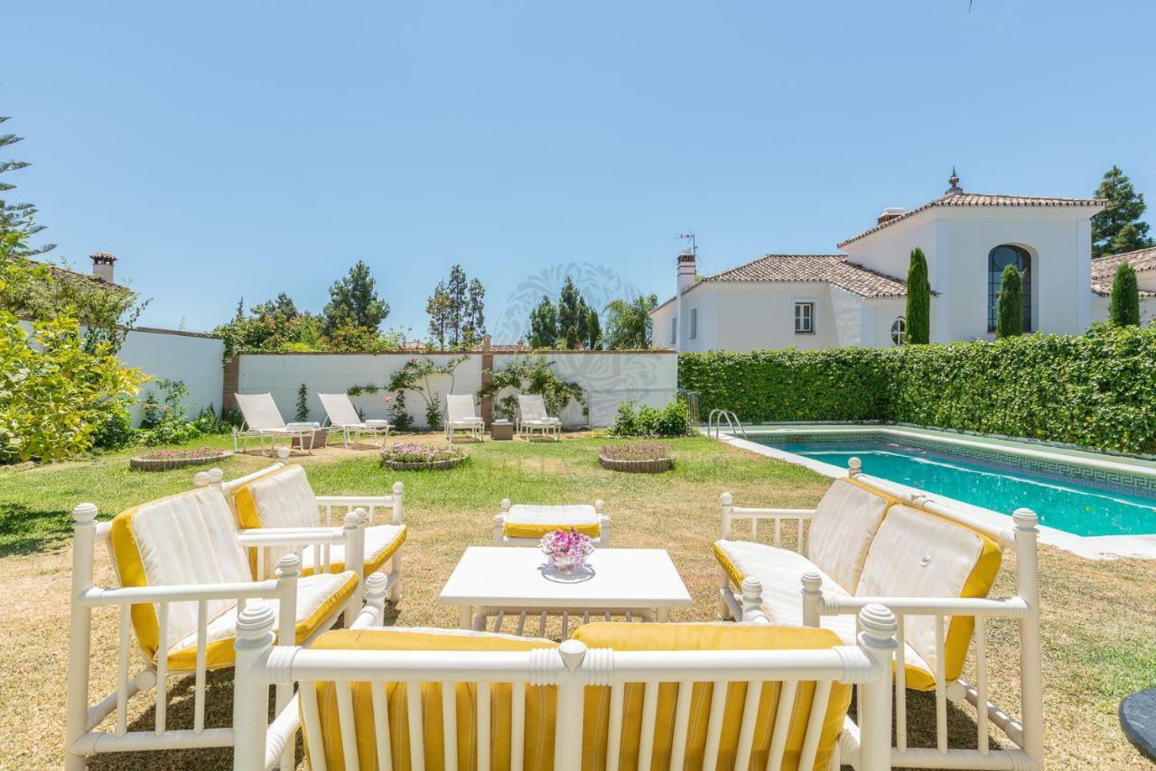 Center By Dahlia Group * Marbella