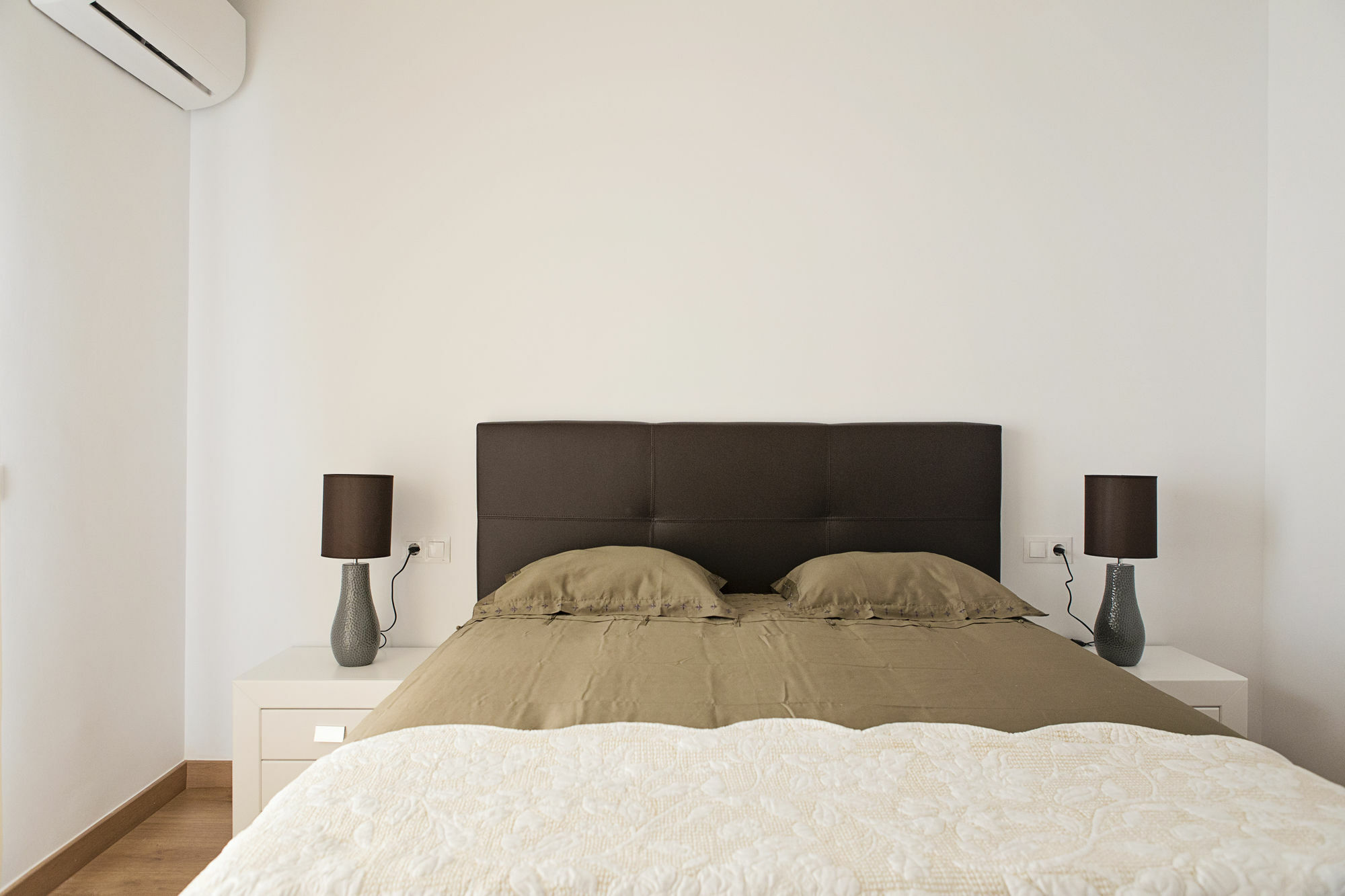 Sun Apartment *