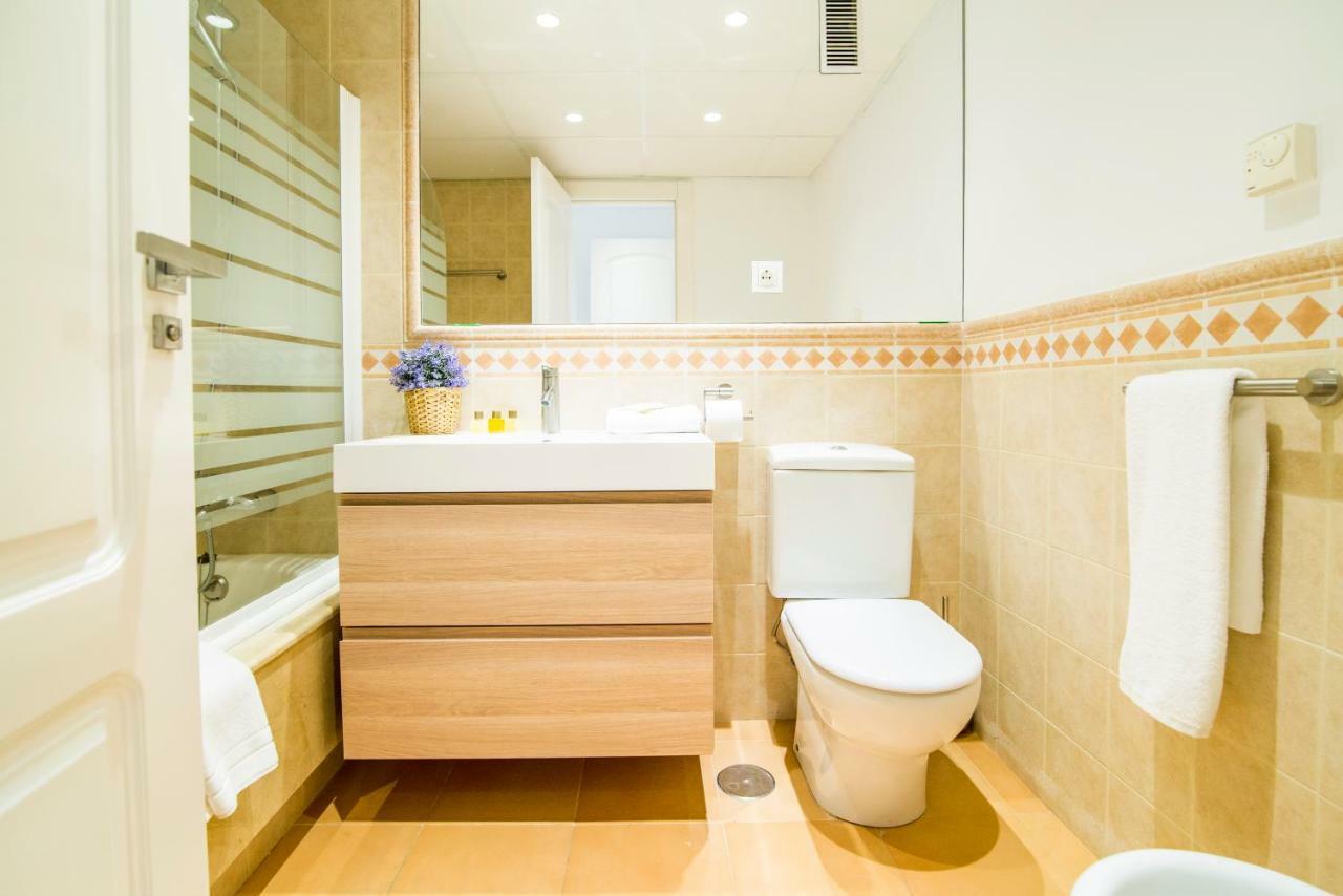 Golden Mile Oasis: Beachfront Family Haven At Puente *