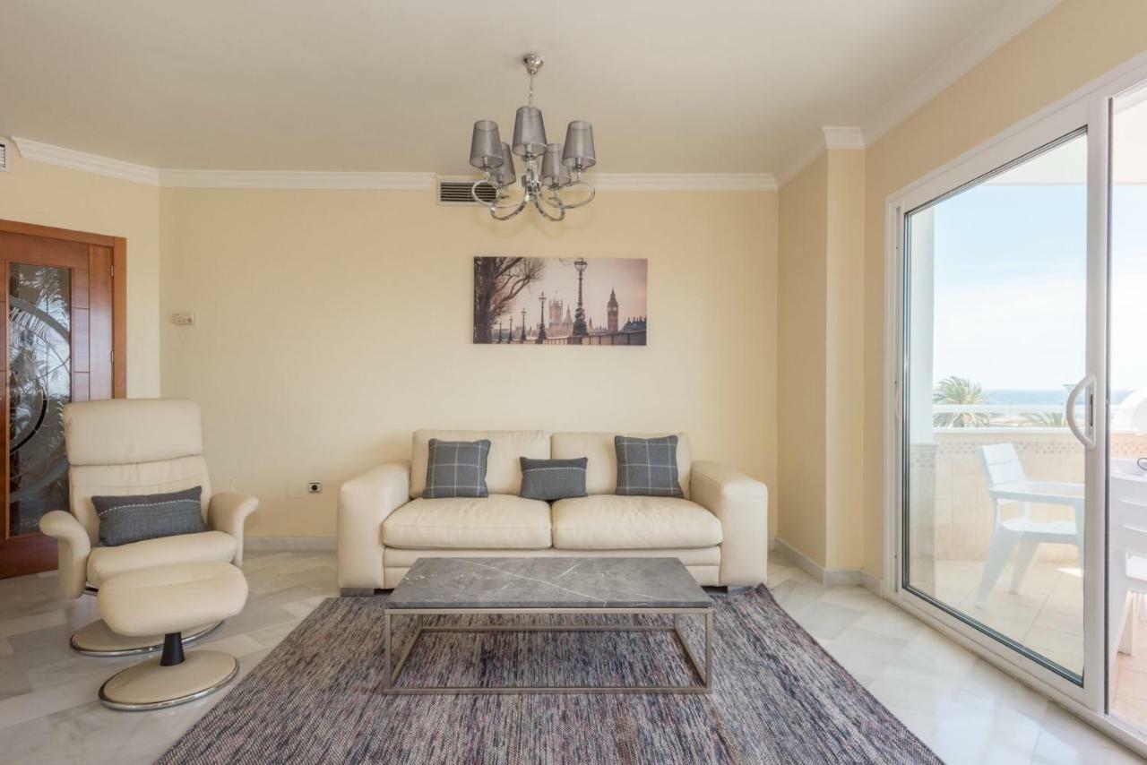 Downtown Seaview Apartment