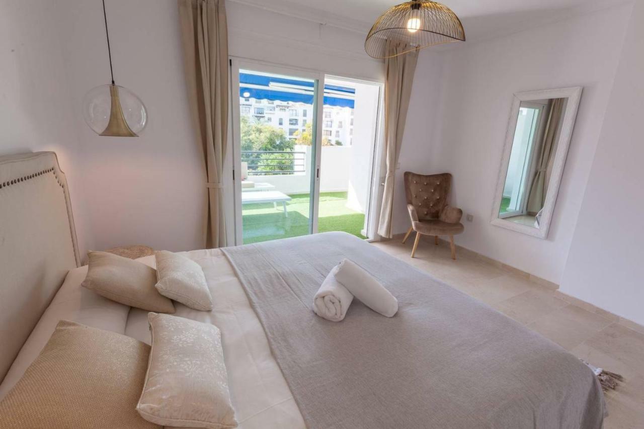 Vacation I Puerto Banus Apt, 24-7 Security, A Minute From The Marina, The Sea And Luxury Shopping Apartment *