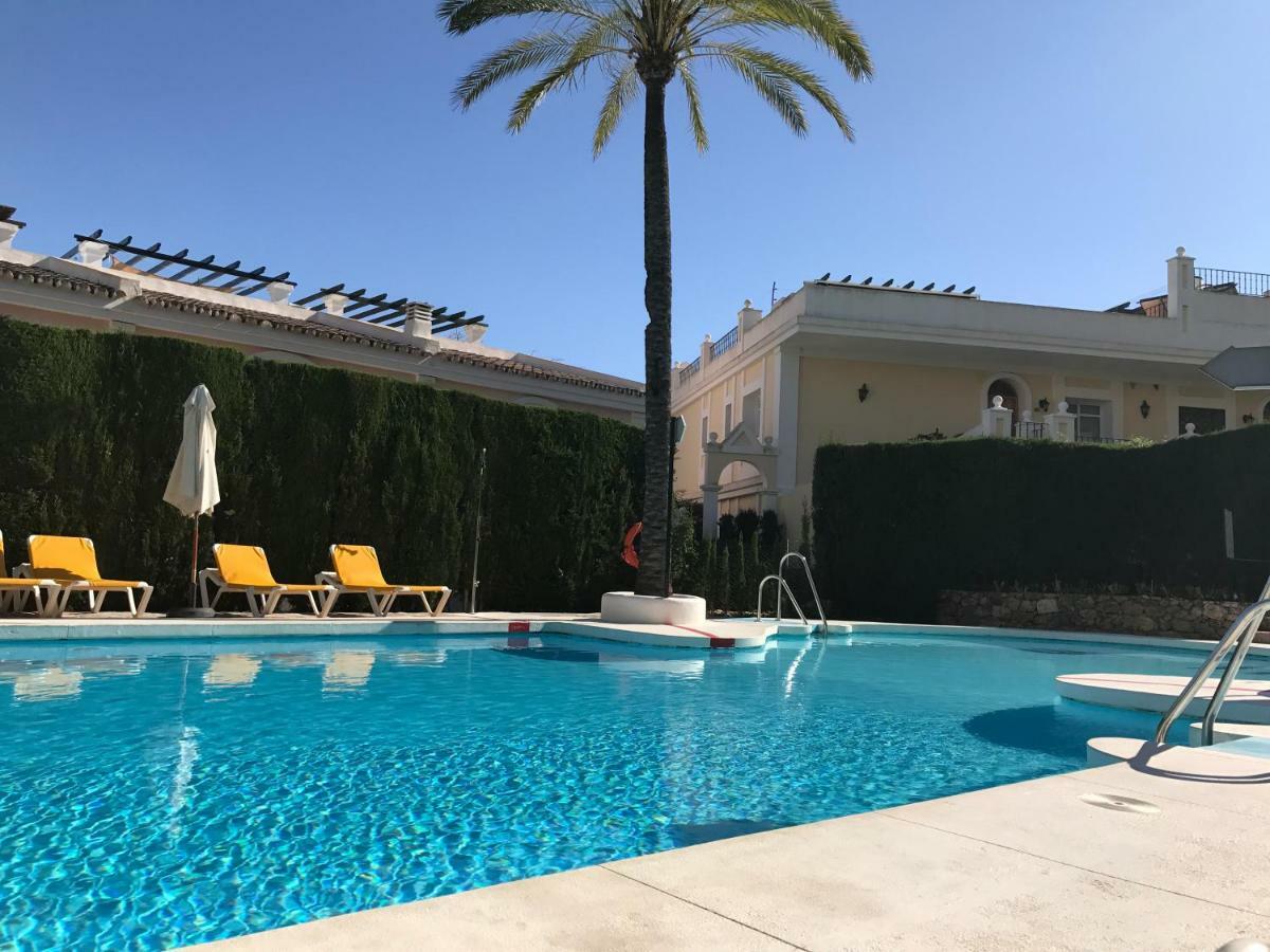 Aloha Gardens Near Puerto Banus With Breathtaking Mountain View Apartamento *