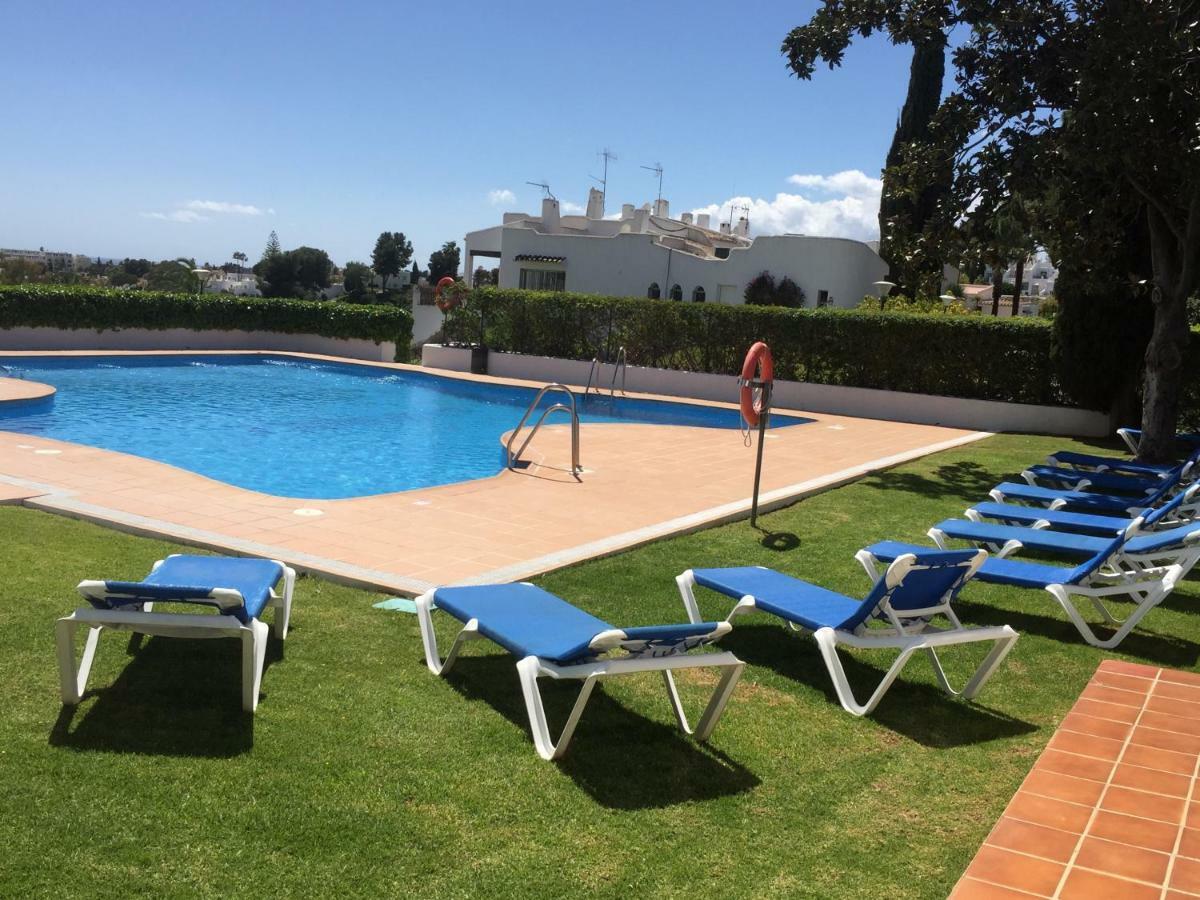 Ferienhaus Fascinating & Luxurious Golf,mountain & Garden View Porto Banus Marbella