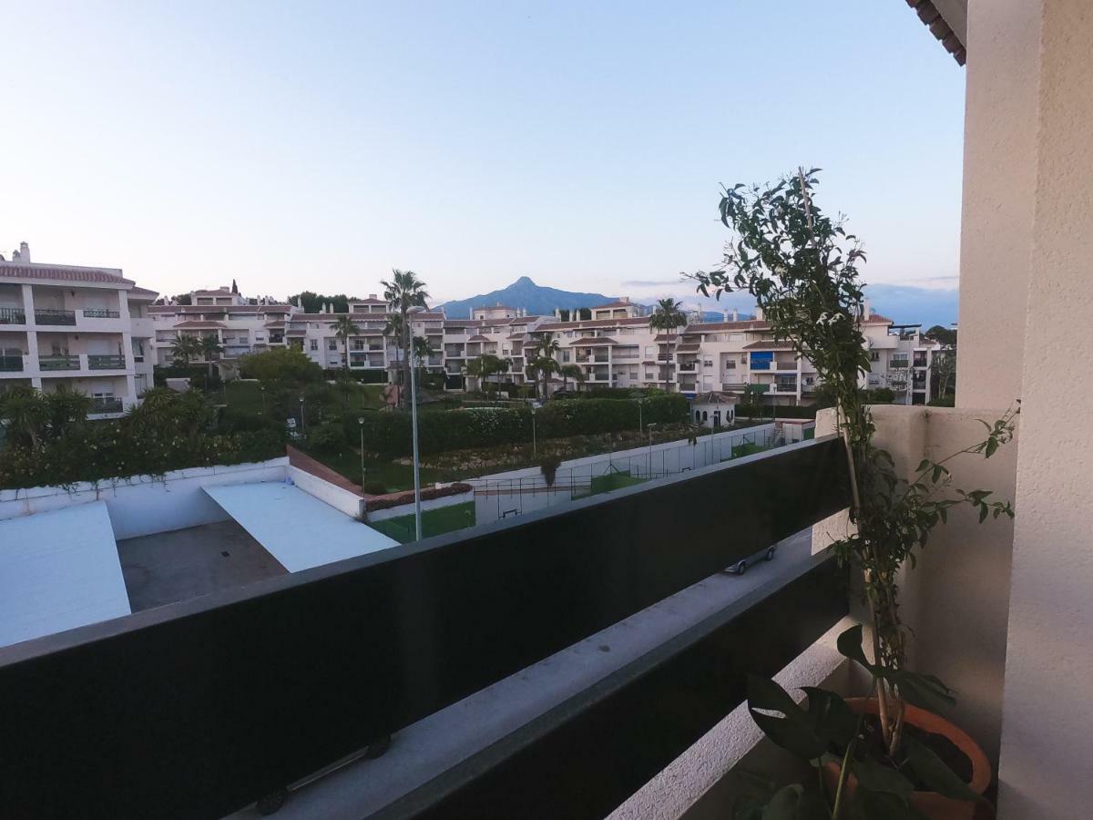 Cozy Banus *