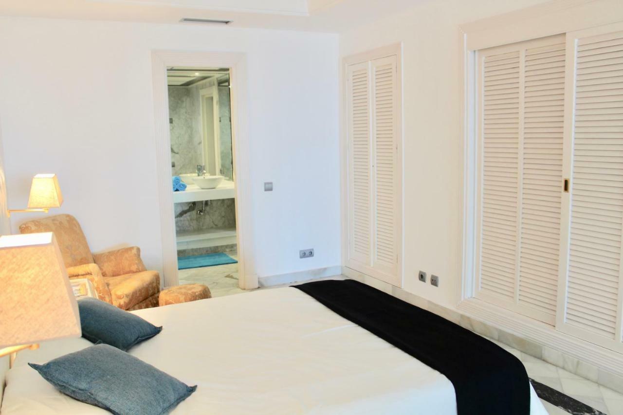Apartamento Puerto Banus 2 Bedrooms Oceanfront C