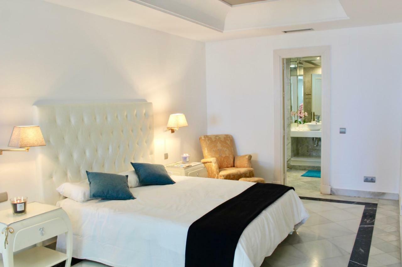 Puerto Banus 2 Bedrooms Oceanfront C Marbella