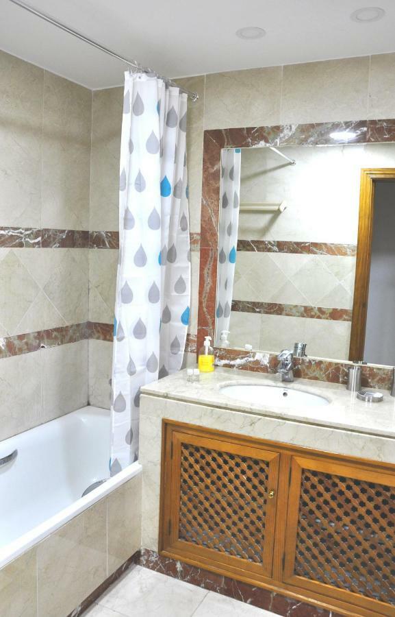 Two Bedrooms Avenida Del Mar Apartment Marbella