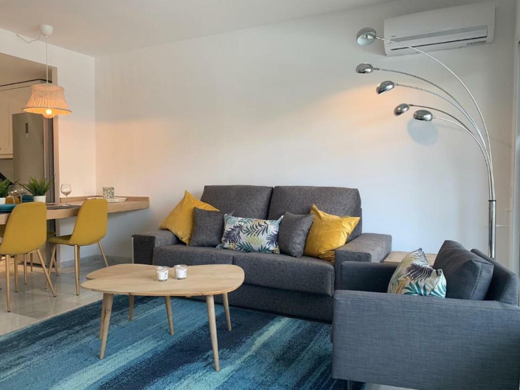 Apartment Center New And Luxurious On The 627