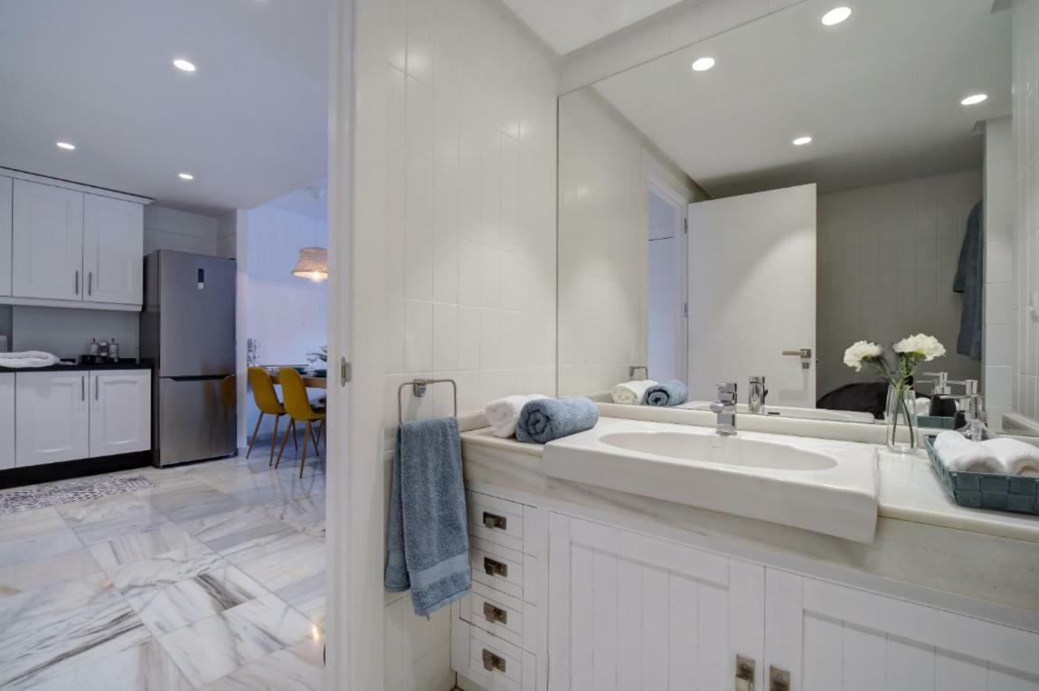 Center New And Luxurious On The 627 Apartment *