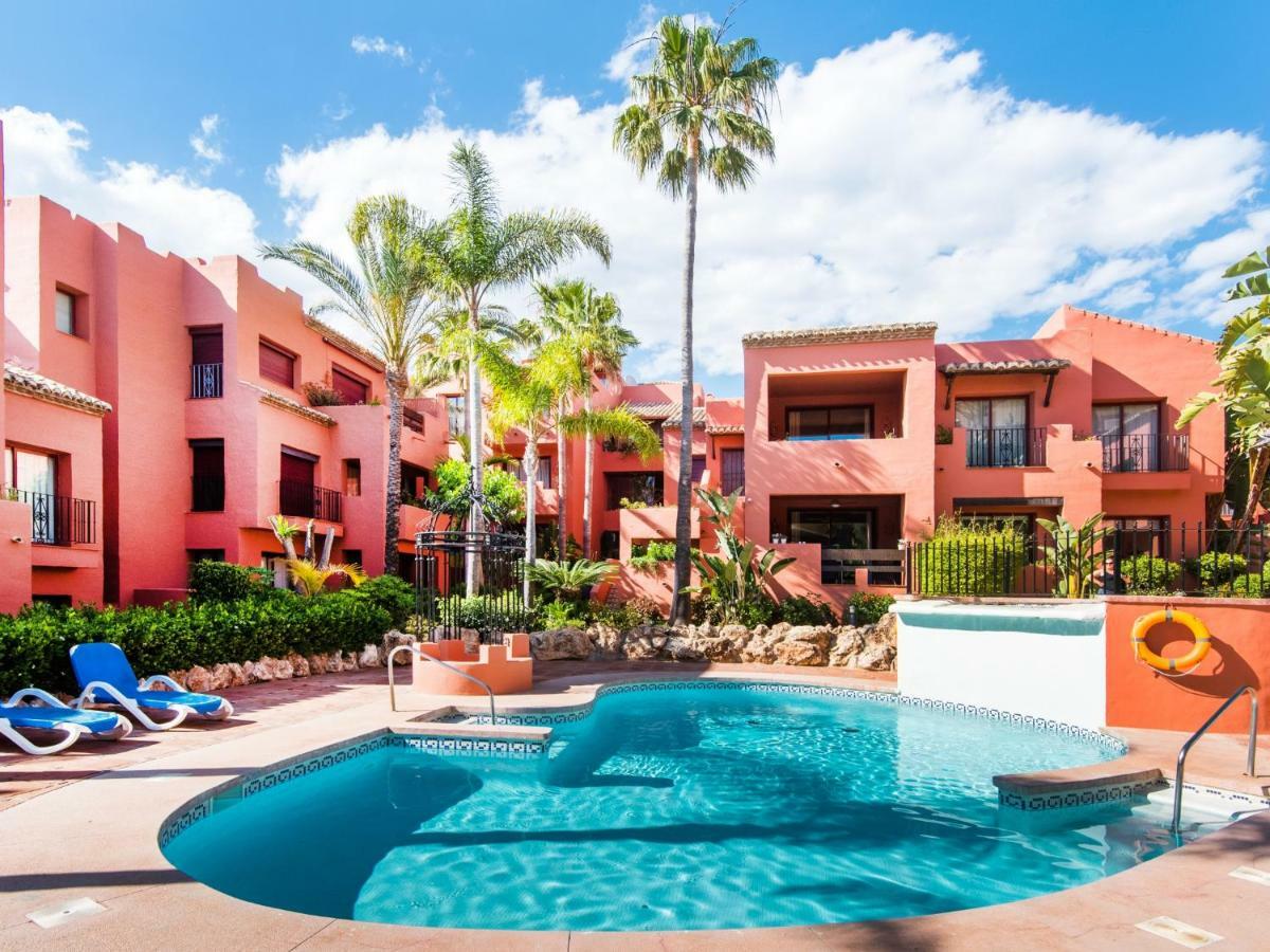 Rentandhomes Luxury Apartment Marbella