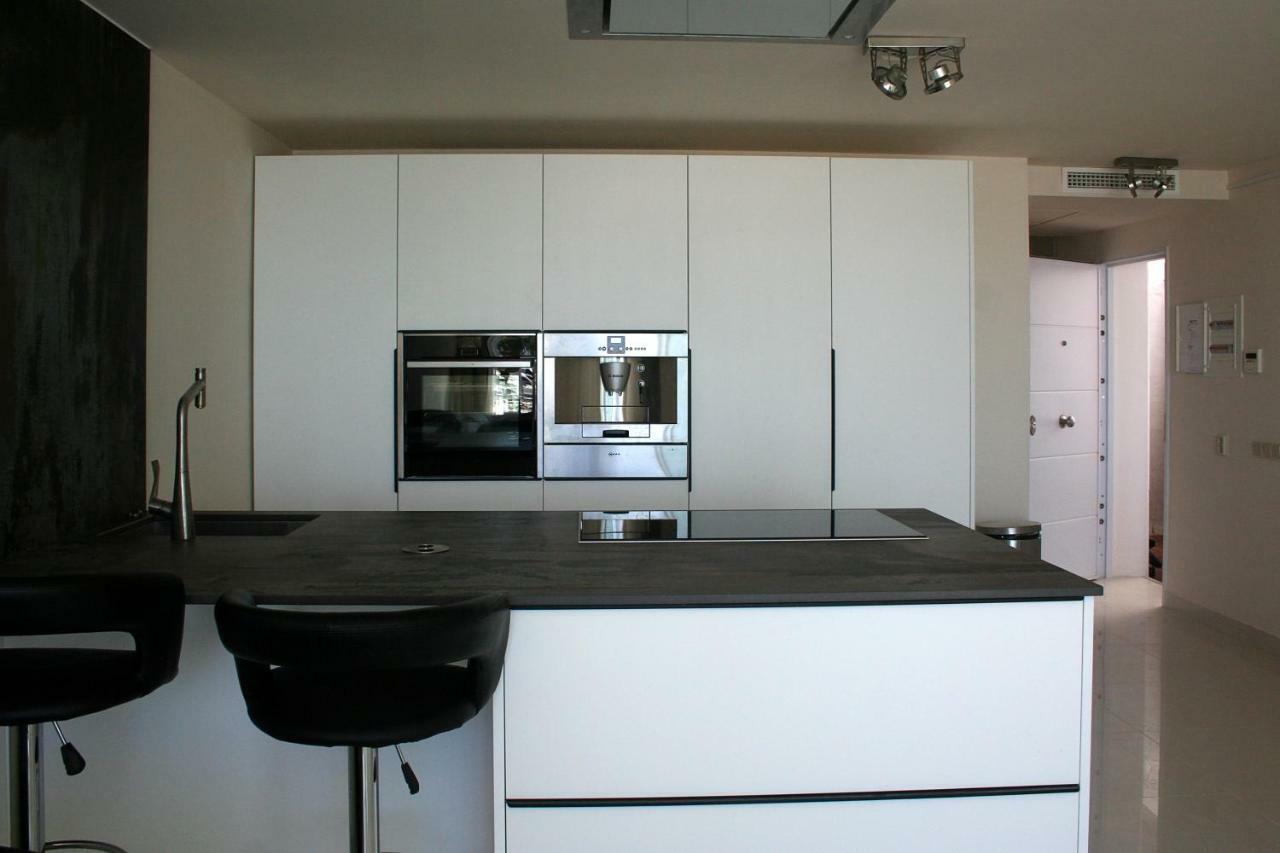 Front Port Line Sleeps 6 Appartement Marbella