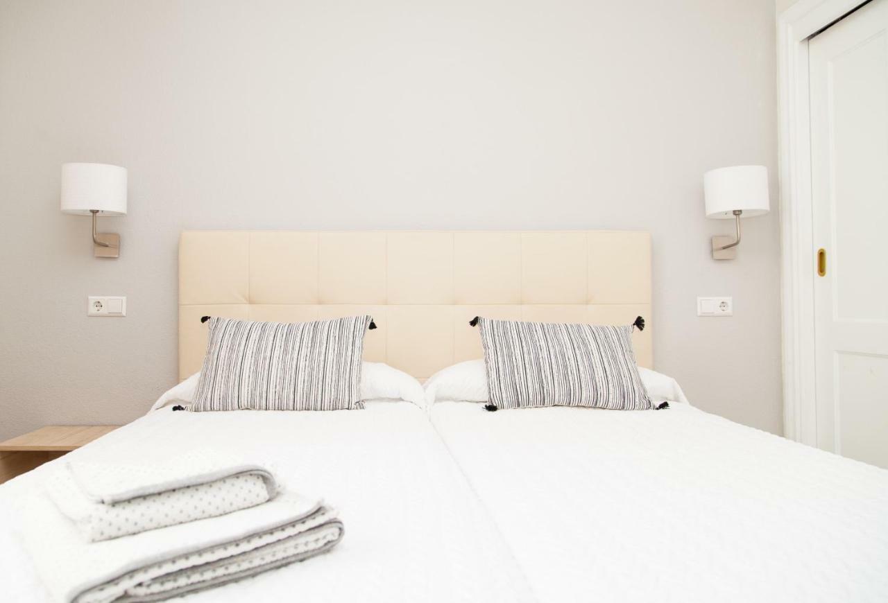 Puerto Banus. Urb Jardines Del Puerto. For Up To 6 Apartamento *