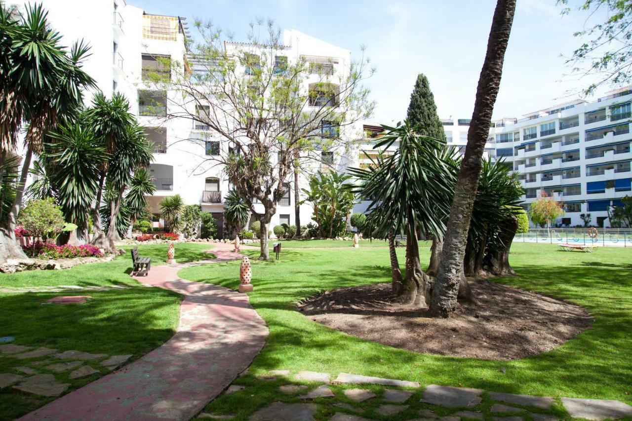 Apartamento Puerto Banus. Urb Jardines Del Puerto. For Up To 6