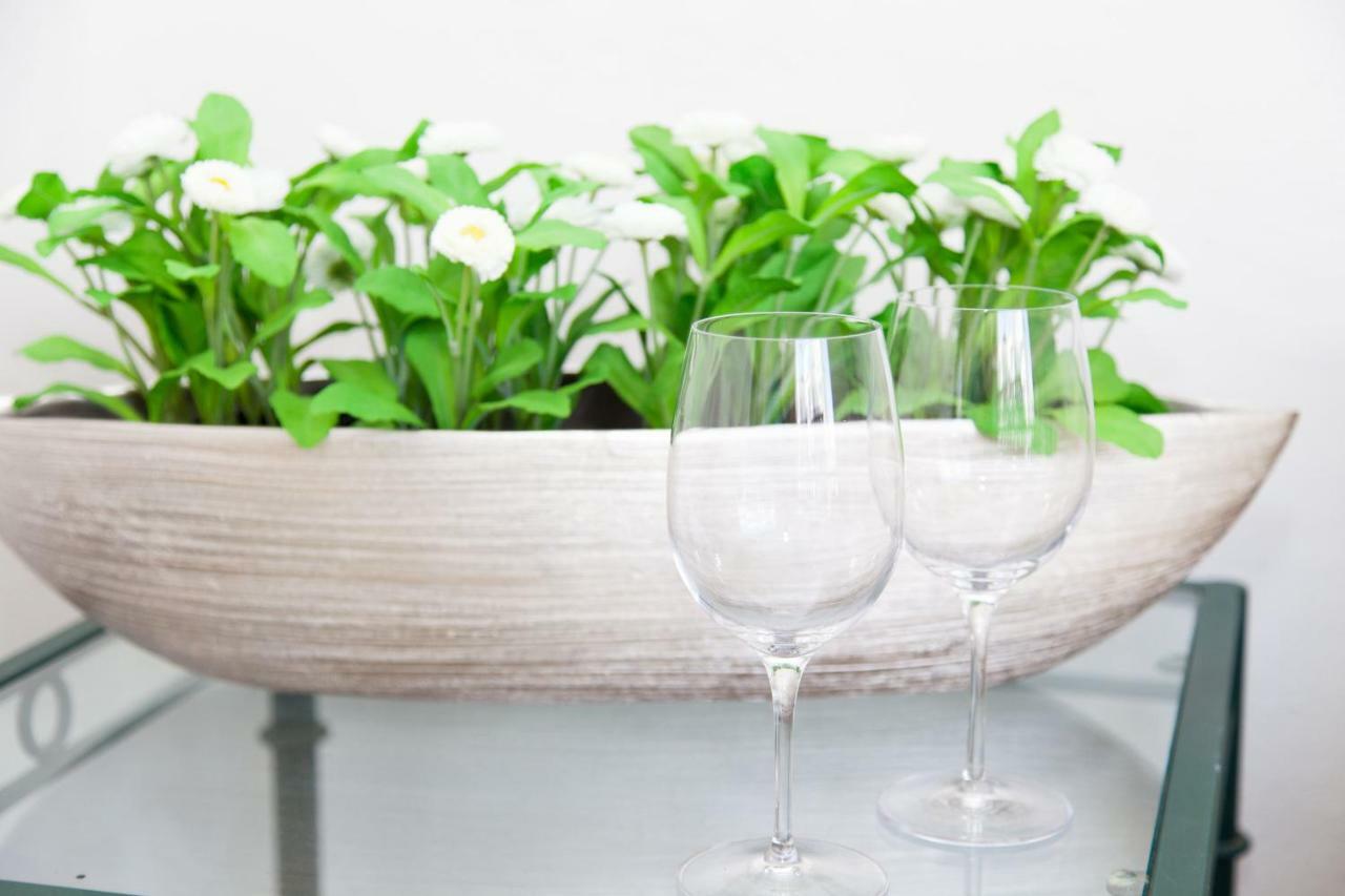 Puerto Banus. Urb Jardines Del Puerto. For Up To 6 Apartamento