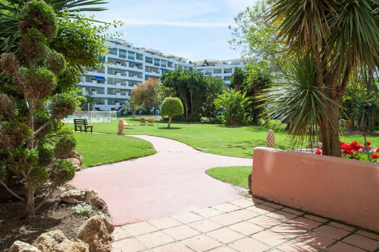 Apartamento Puerto Banus. Urb Jardines Del Puerto. For Up To 6 Marbella