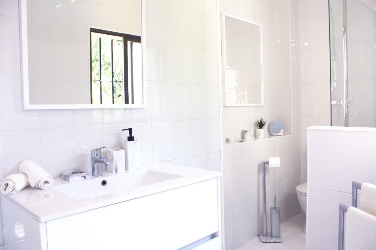 The Garden & Pool House-banus Vakantiehuis