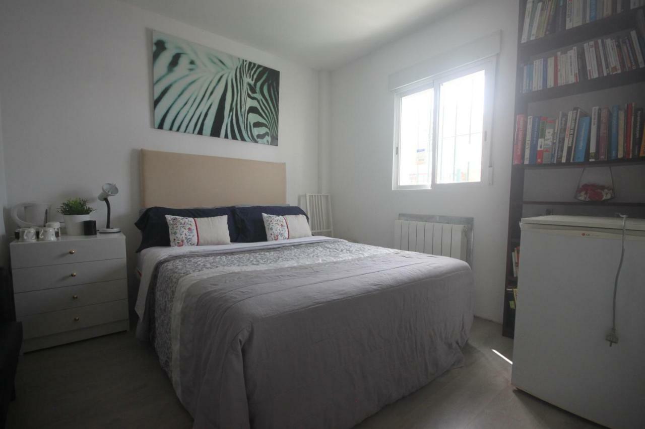 Accommodatie bij particulieren Little Peaceful Retreat With Bath, Heating, Terrace, Free Wifi Fridge Easy Parking