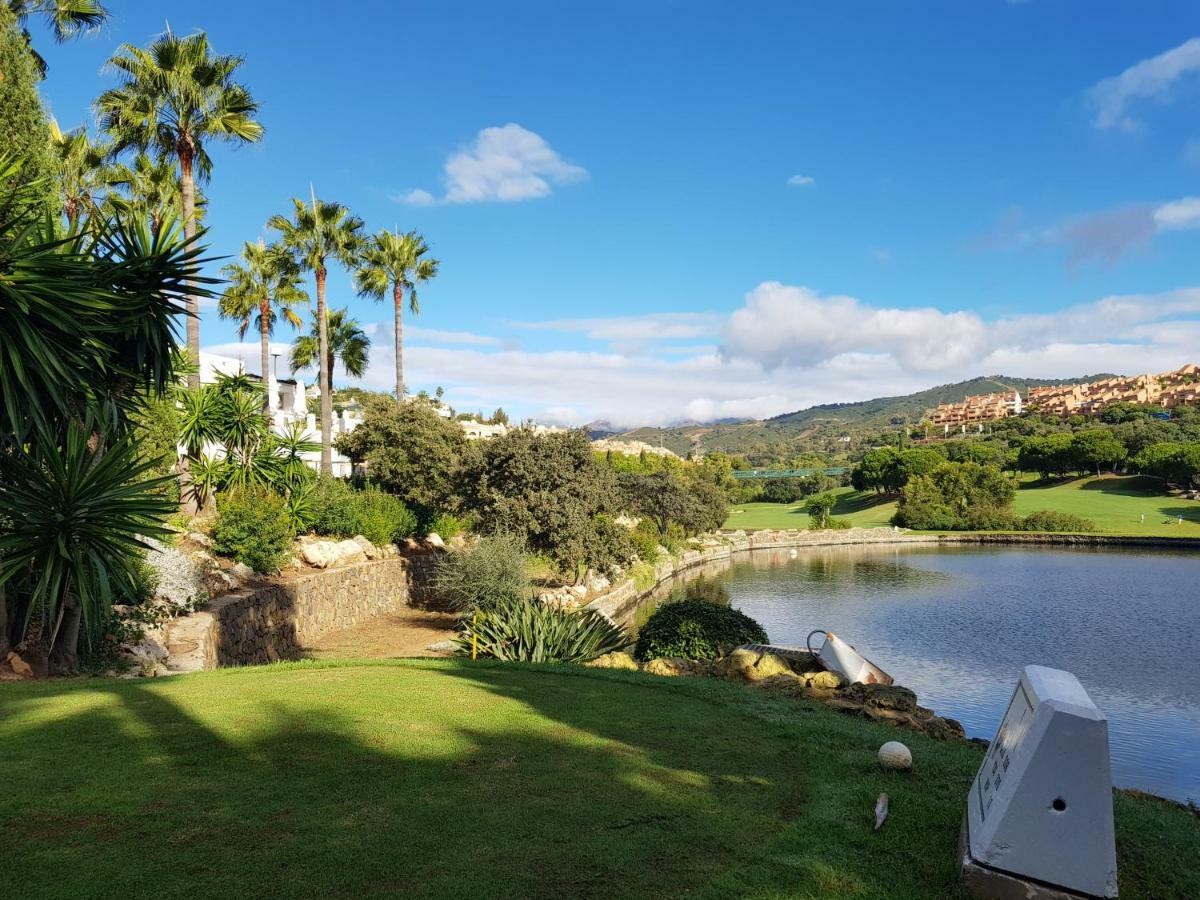 Ample Luxury Fancy Golf & Padel Marbella
