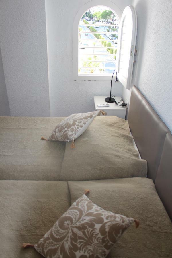 Two Bedroom In Heart Of Apartment *