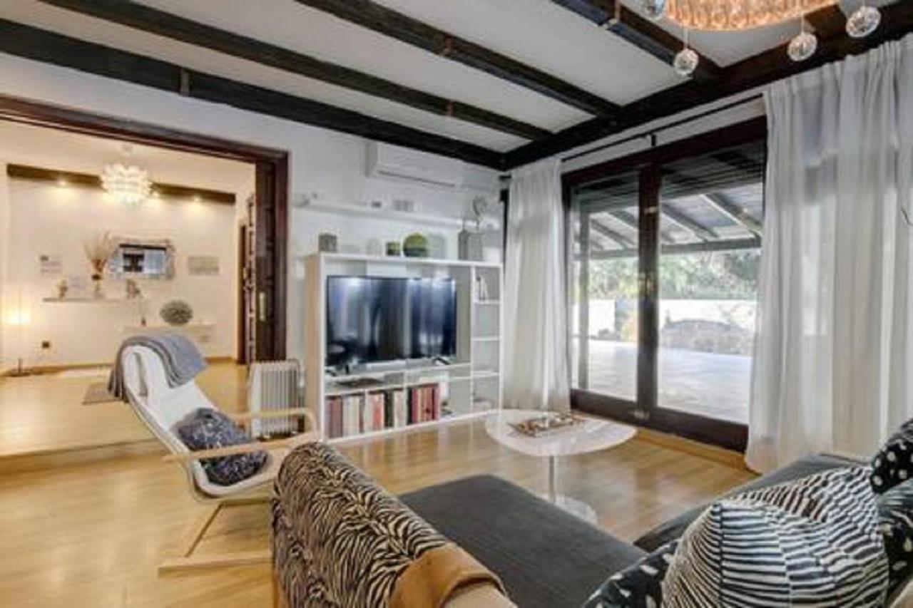 Africa Villa