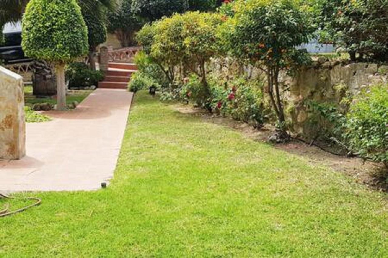 Villa Africa *