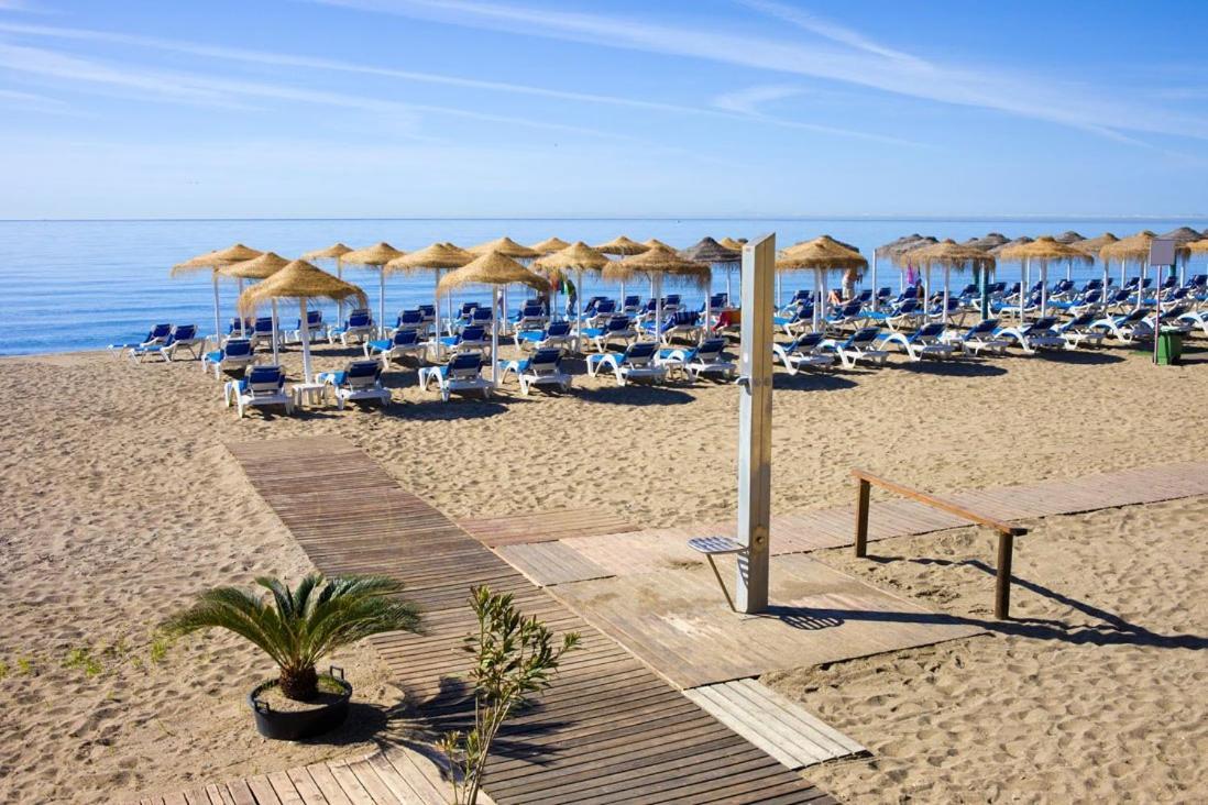 Banana 1a Linea De Playa Marbella