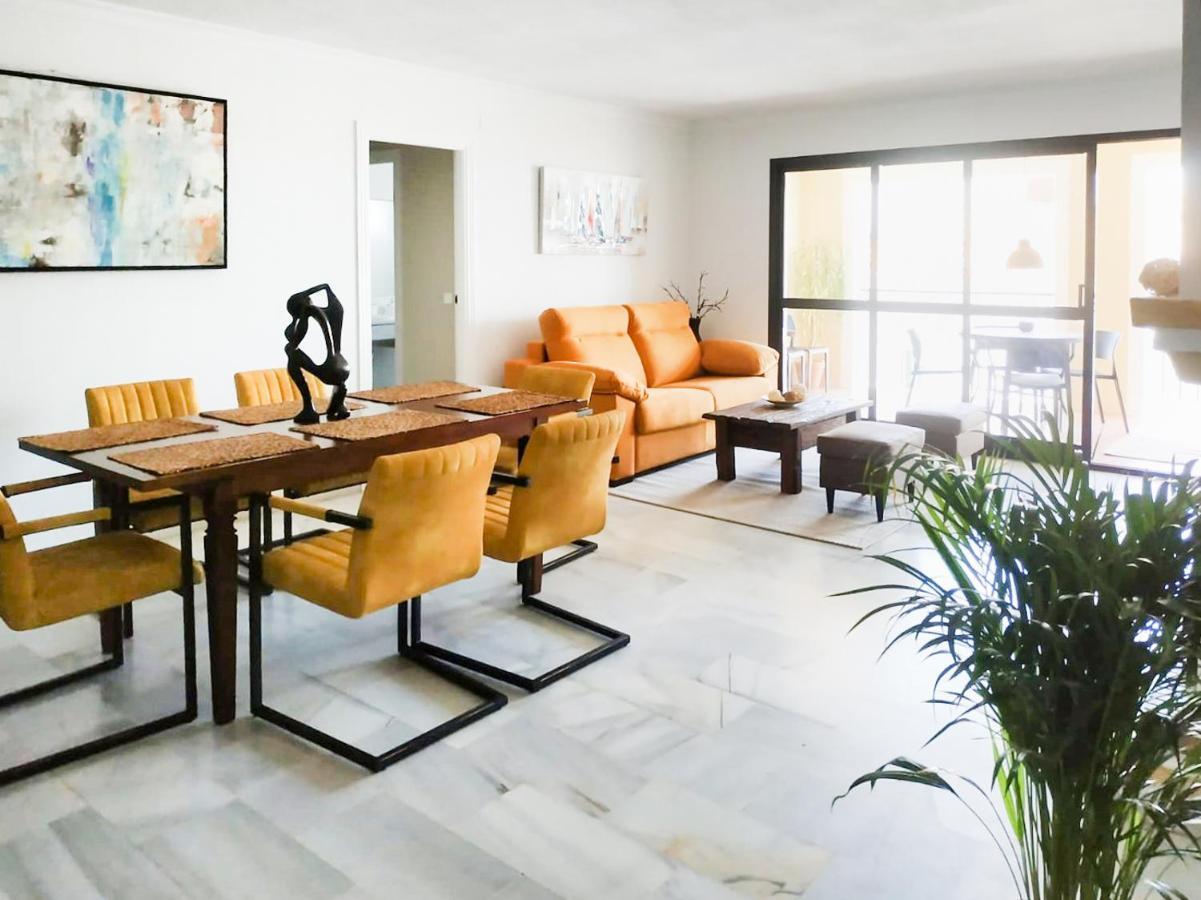 Homelystay- Marbella, Puerto Banus Apartment
