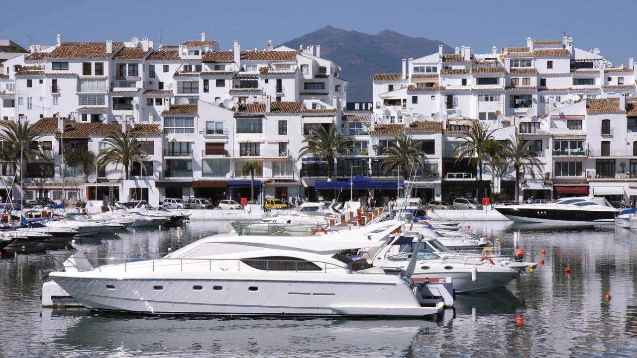 136 A First Line Sleeps 6 * Marbella