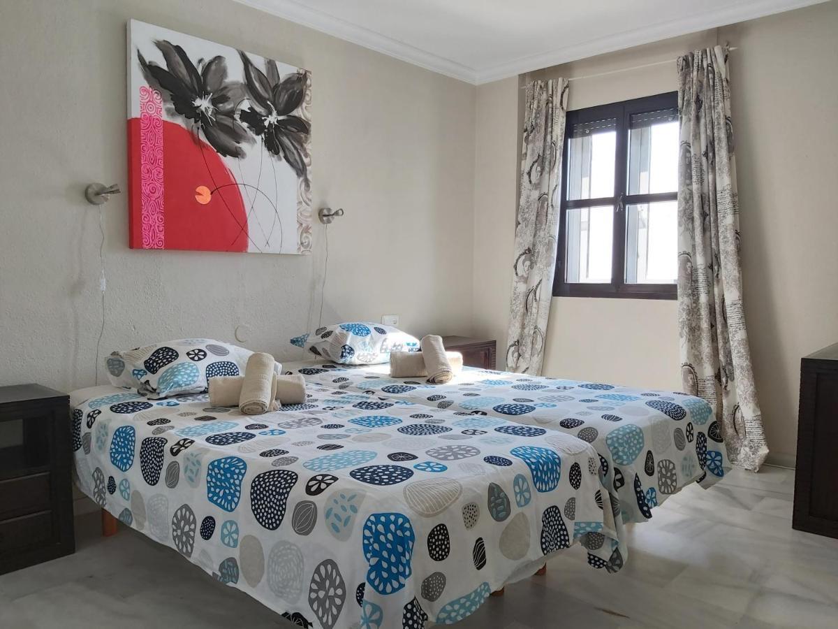 Homelystay- Marbella, Puerto Banus Apartment