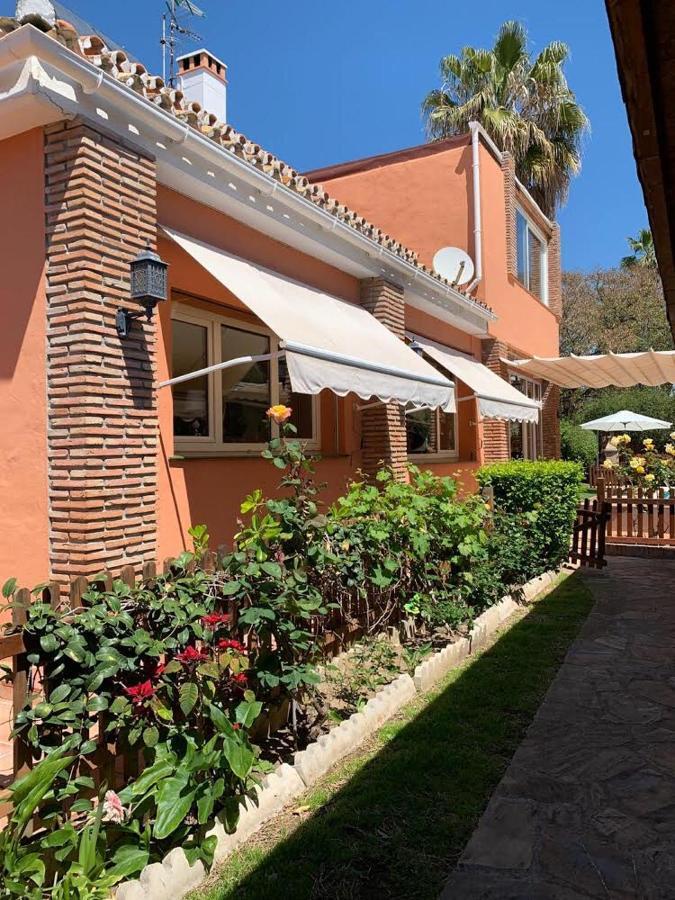 Con Piscina A 50 M De La Playa . Holiday home