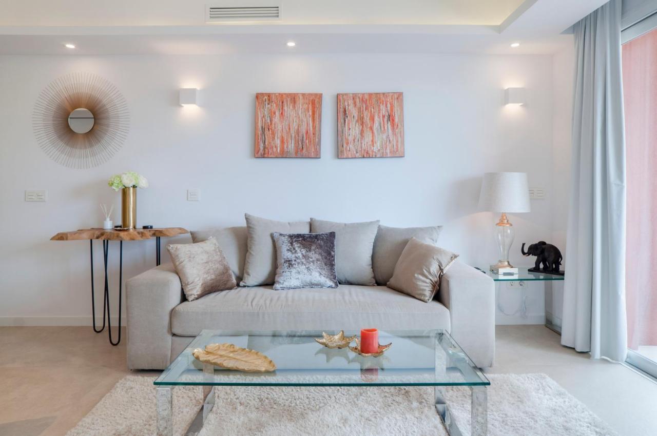 Apartment Center *