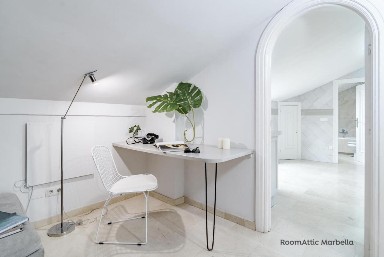 Apartamento Atico Boutique Romantico En Corazon De Roomattic