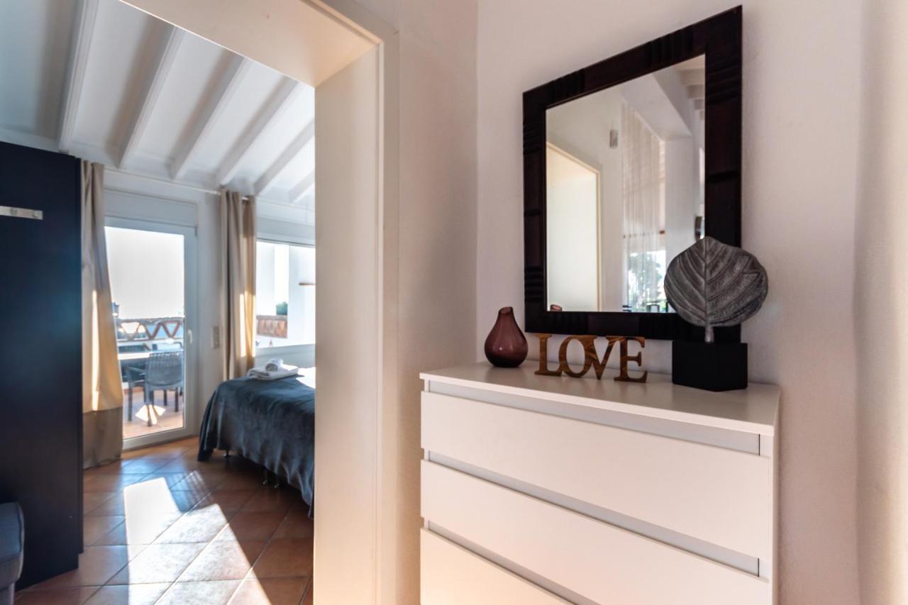 Vakantiehuis In The Second Line, Modern Beachfront In Costabella, *