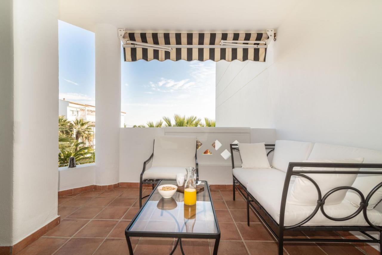 Whispering Palms Apartment *