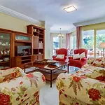 Fuente Aloha Apartment