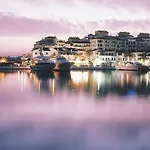 Puerto Banus Frontline Apartment with Amazing Sea Views