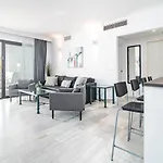 Harbor Getaway In The Heart Of Puerto Banus With Walking Dictance To Everything
