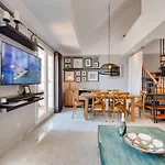 Elegant 2 Bdrm Penthouse With Bbq And Pools