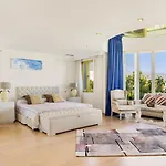 Sky Villa