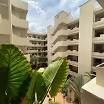 Apartamento Con Vistas Y Terraza En Guadalmina Mad
