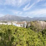 Lujoso Apartamento Con Piscina En Paseo Maritimo Marbella