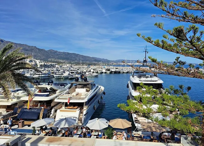 Private Suites In Huge Penthouse 1St Line Puerto Banus, Incredible Views, Jacuzzis